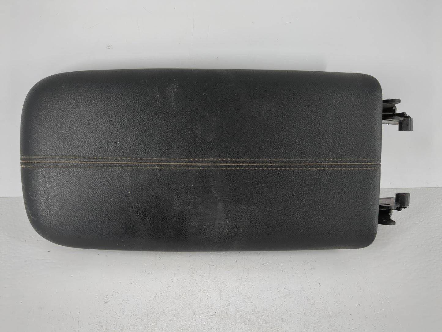 2018-2022 Chevrolet Equinox Center Console Armrest Cover Lid Fits Fits 2018 2019 2020 2021 2022 OEM Used Auto Parts - Oemuse