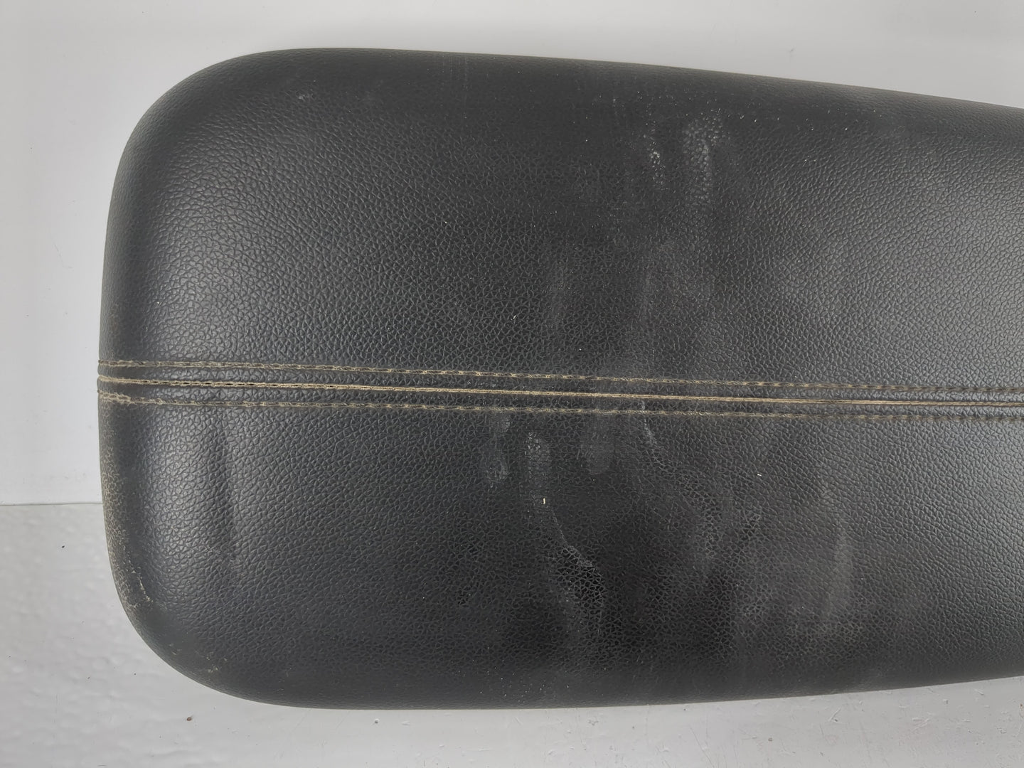 2018-2022 Chevrolet Equinox Center Console Armrest Cover Lid Fits Fits 2018 2019 2020 2021 2022 OEM Used Auto Parts - Oemuse