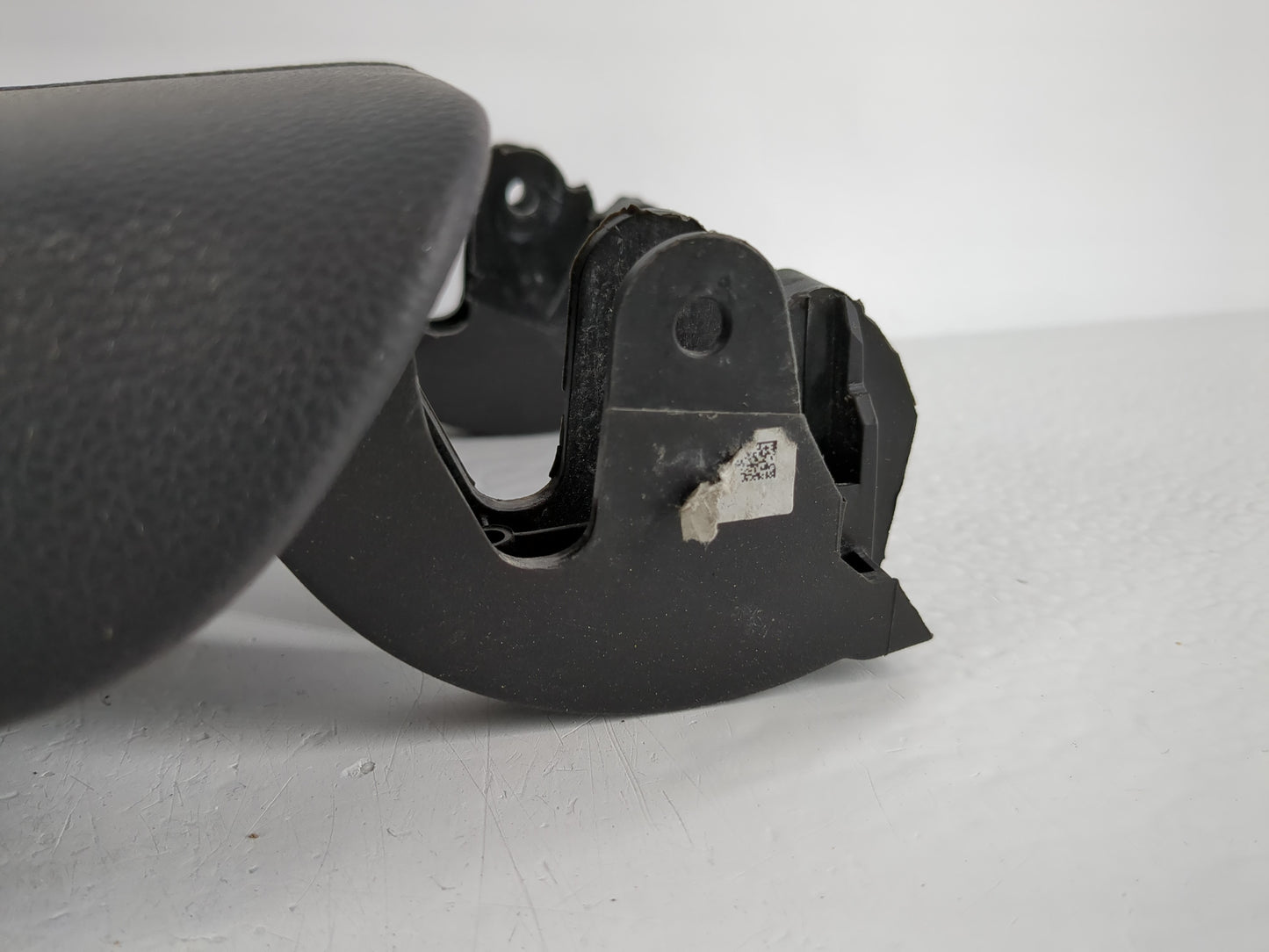 2018-2022 Chevrolet Equinox Center Console Armrest Cover Lid Fits Fits 2018 2019 2020 2021 2022 OEM Used Auto Parts - Oemuse