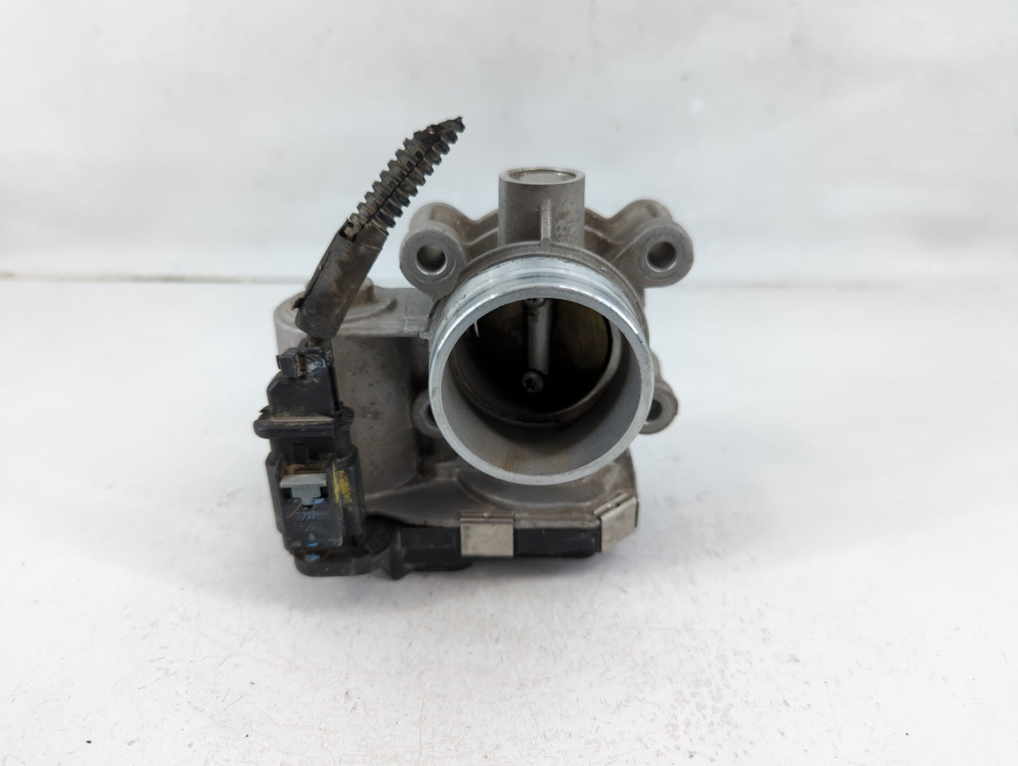 2018-2022 Chevrolet Equinox Throttle Body P/N:12671379AA Fits Fits 2016 2017 2018 2019 2020 2021 2022 OEM Used Auto Parts - 