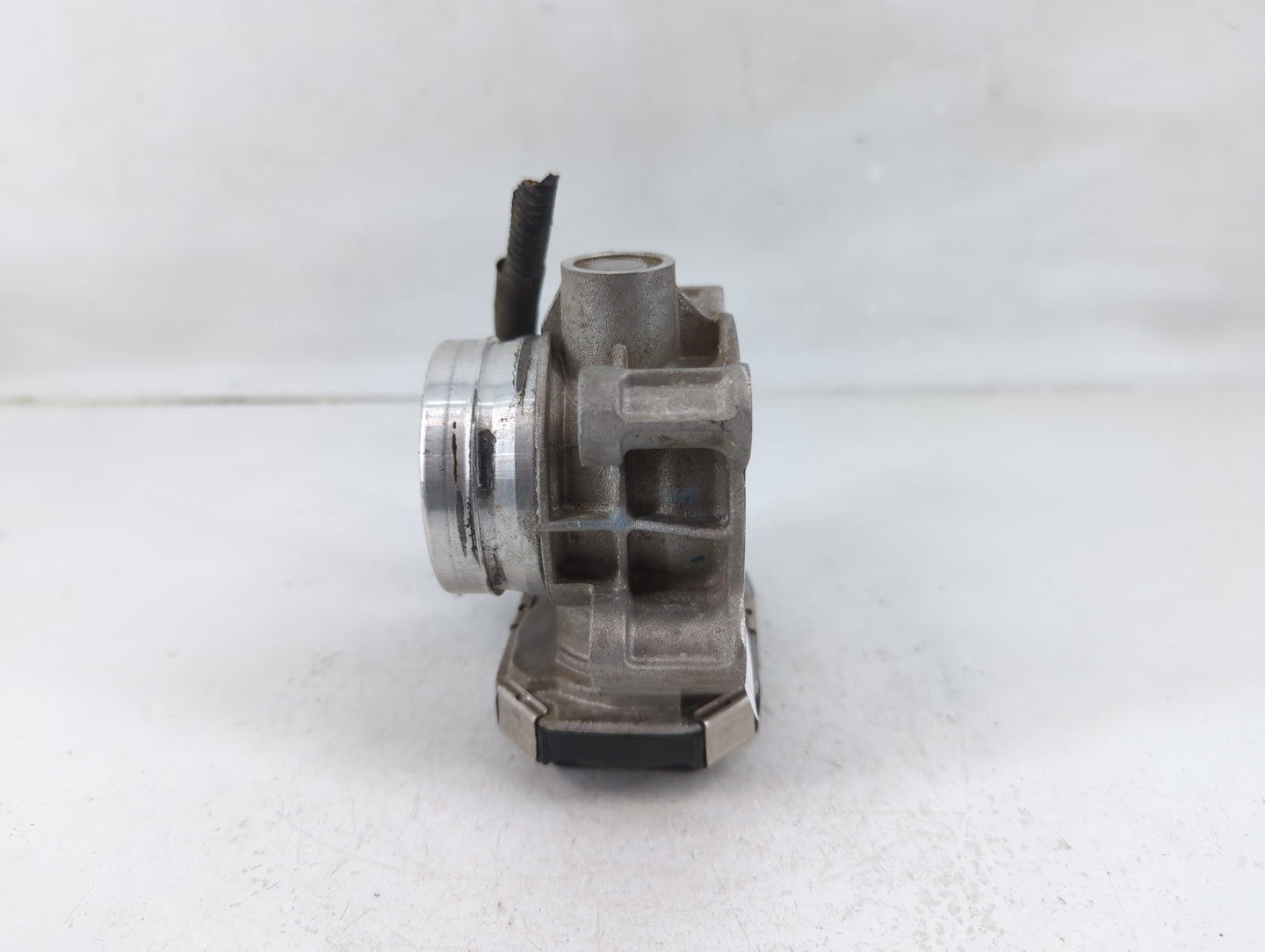 2018-2022 Chevrolet Equinox Throttle Body P/N:12671379AA Fits Fits 2016 2017 2018 2019 2020 2021 2022 OEM Used Auto Parts - 