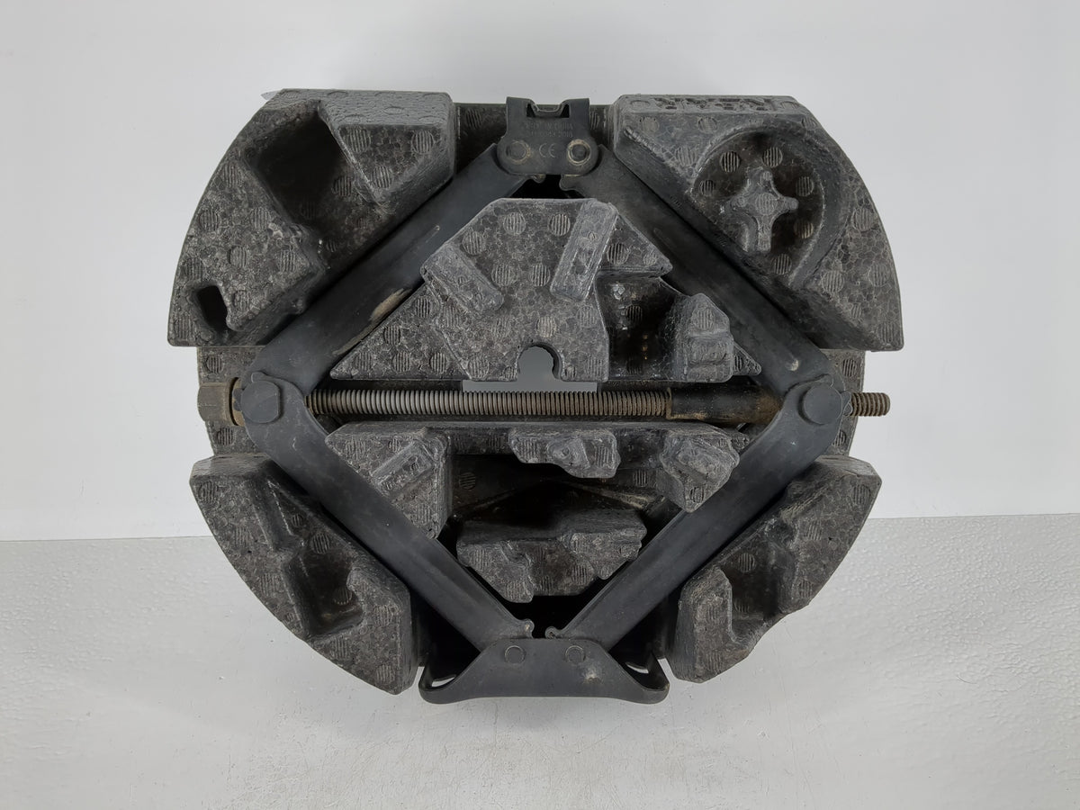 2019 Chevrolet Equinox Spare Scissor Car Jack 1120600 - Oemusedautoparts1.com