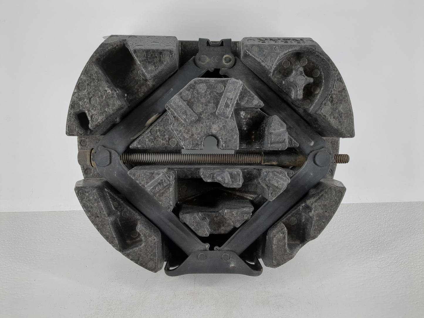 2019 Chevrolet Equinox Spare Scissor Car Jack 1120600 - Oemusedautoparts1.com