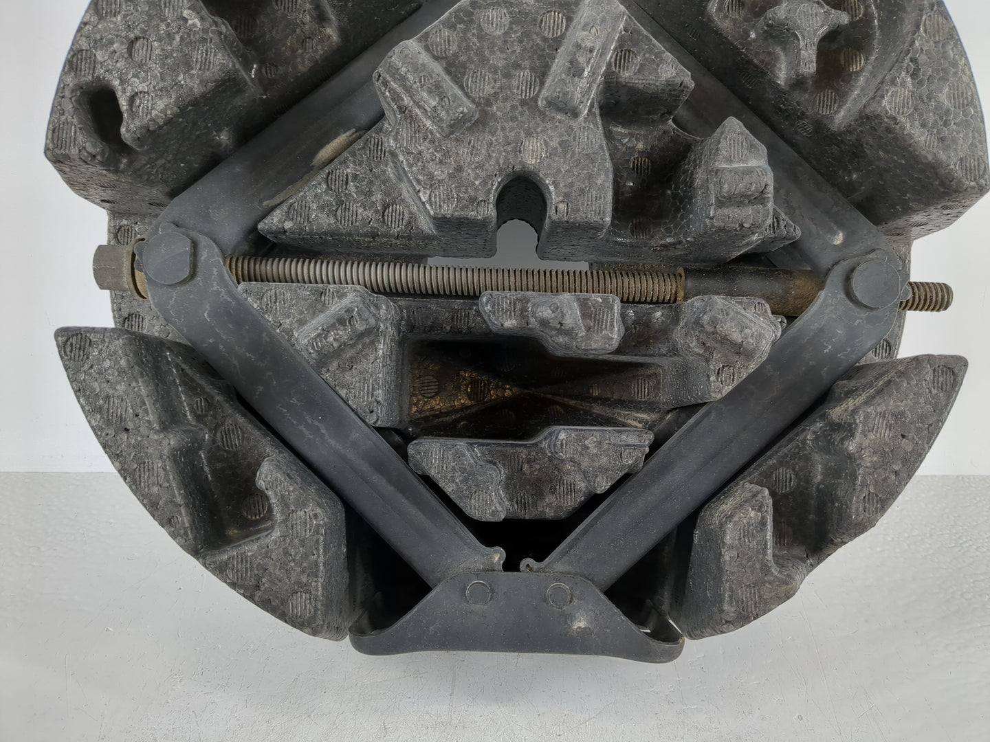 2019 Chevrolet Equinox Spare Scissor Car Jack - Oemusedautoparts1.com