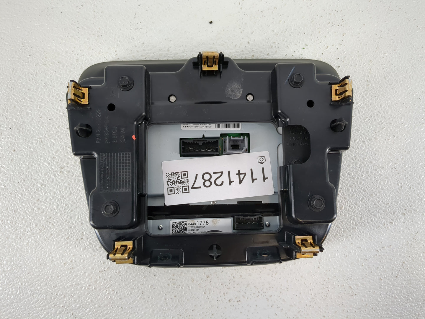2019 Chevrolet Equinox Radio AM FM Cd Player Receiver Replacement P/N:84491778 Fits Fits 2020 2021 OEM Used Auto Parts - Oem