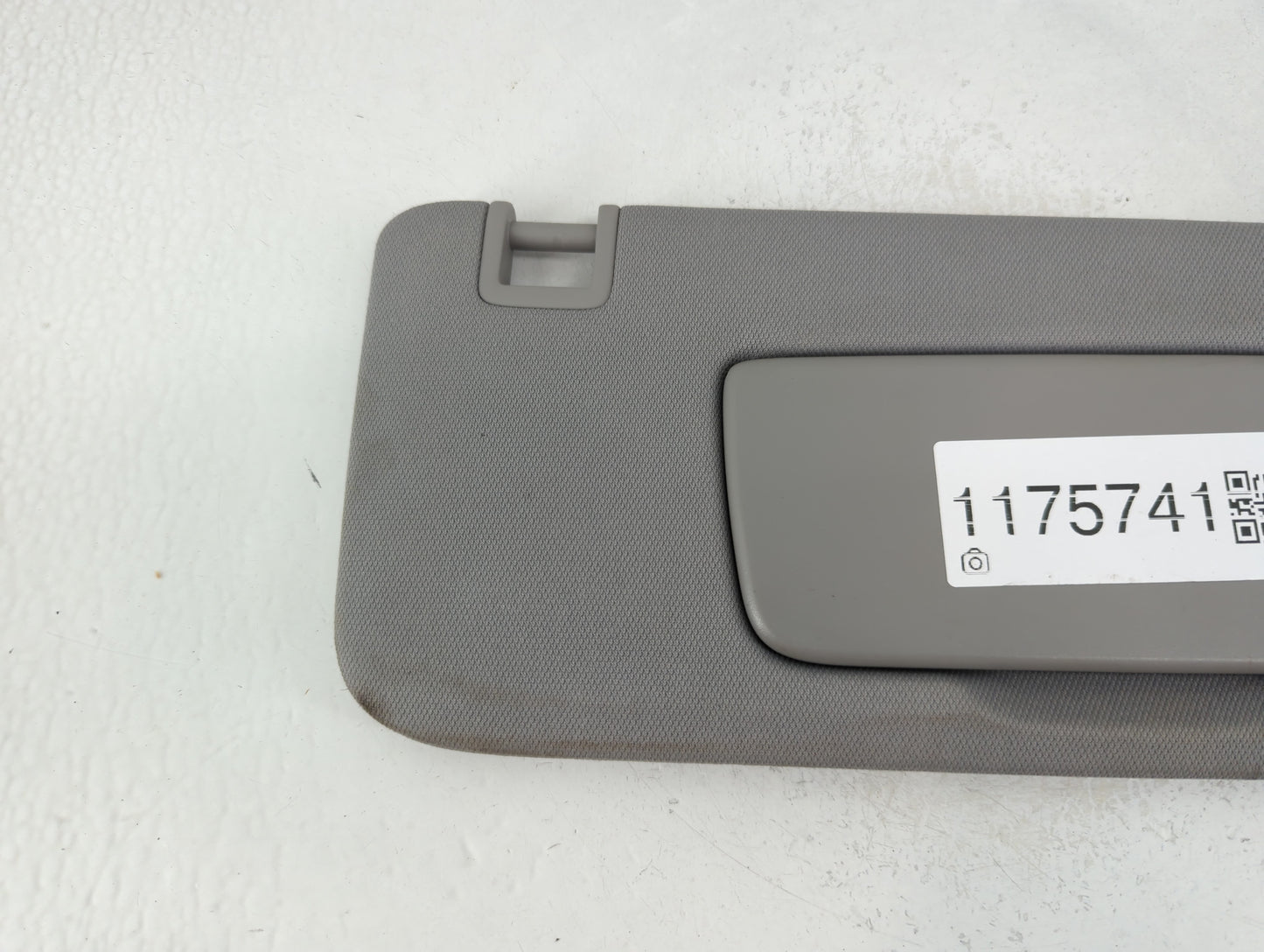 2018-2019 Chevrolet Equinox Sun Visor Shade Replacement Driver Left Mirror Fits Fits 2018 2019 OEM Used Auto Parts - Oemused