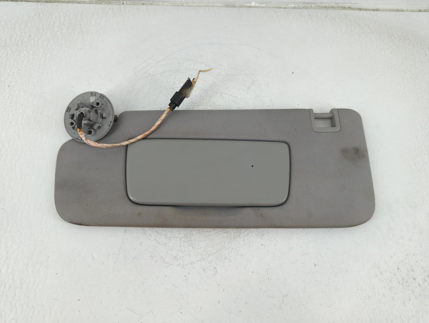 2018-2019 Chevrolet Equinox Sun Visor Shade Replacement Driver Left Mirror Fits Fits 2018 2019 OEM Used Auto Parts - Oemused