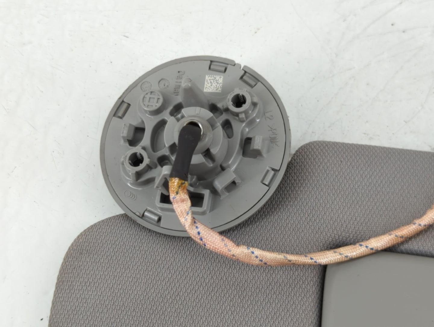 2018-2019 Chevrolet Equinox Sun Visor Shade Replacement Driver Left Mirror Fits Fits 2018 2019 OEM Used Auto Parts - Oemused