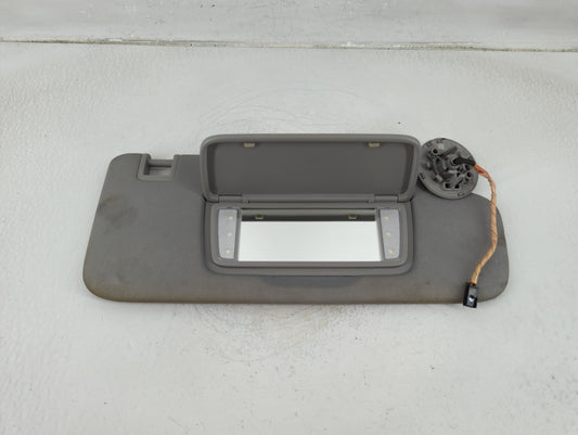 2018-2019 Chevrolet Equinox Sun Visor Shade Replacement Passenger Right Mirror Fits Fits 2018 2019 OEM Used Auto Parts - Oem