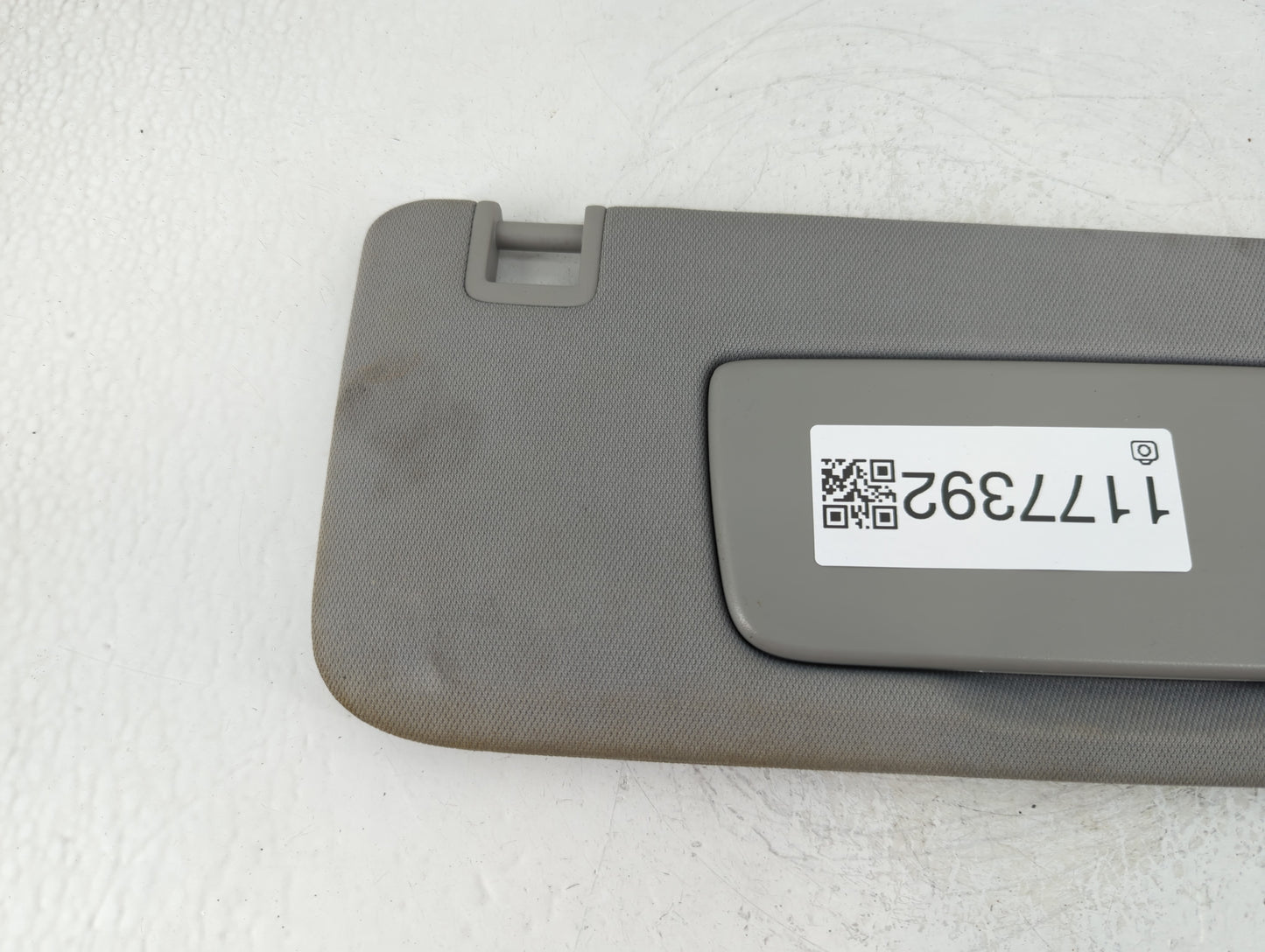 2018-2019 Chevrolet Equinox Sun Visor Shade Replacement Passenger Right Mirror Fits Fits 2018 2019 OEM Used Auto Parts - Oem