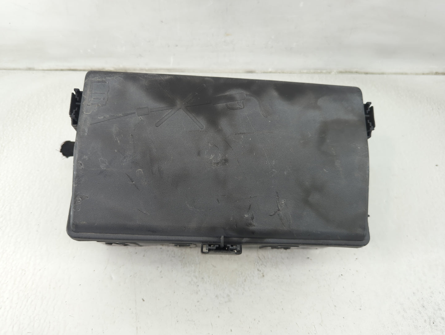 2018-2022 Chevrolet Equinox Fusebox Fuse Box Panel Relay Module P/N:812461952 84582317 Fits Fits 2018 2019 2020 2021 2022 OE