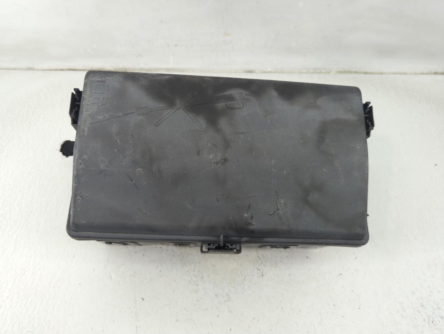 2018-2022 Chevrolet Equinox Fusebox Fuse Box Panel Relay Module P/N:812461952 84582317 Fits Fits 2018 2019 2020 2021 2022 OE