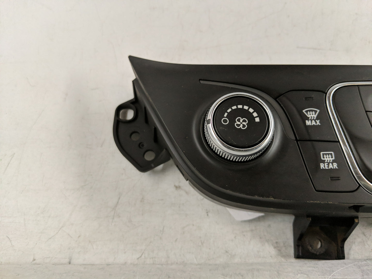 2019-2021 Chevrolet Equinox Climate Control Module Temperature AC/Heater Replacement P/N:84422503 Fits Fits 2019 2020 2021 O