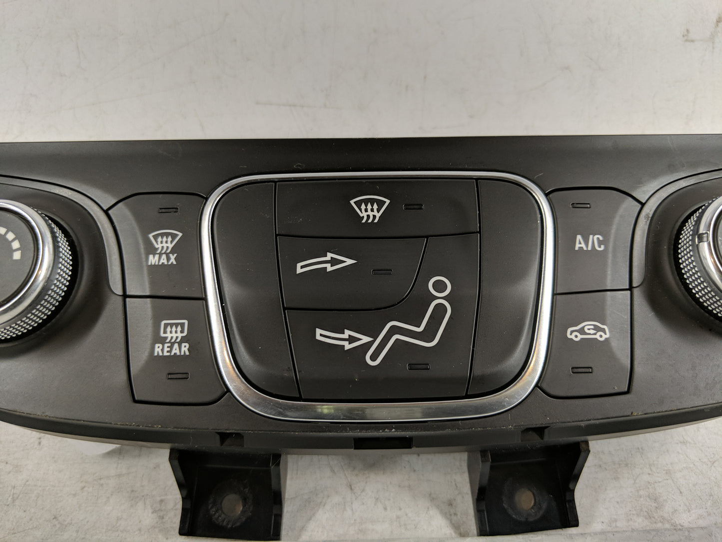 2019-2021 Chevrolet Equinox Climate Control Module Temperature AC/Heater Replacement P/N:84422503 Fits Fits 2019 2020 2021 O