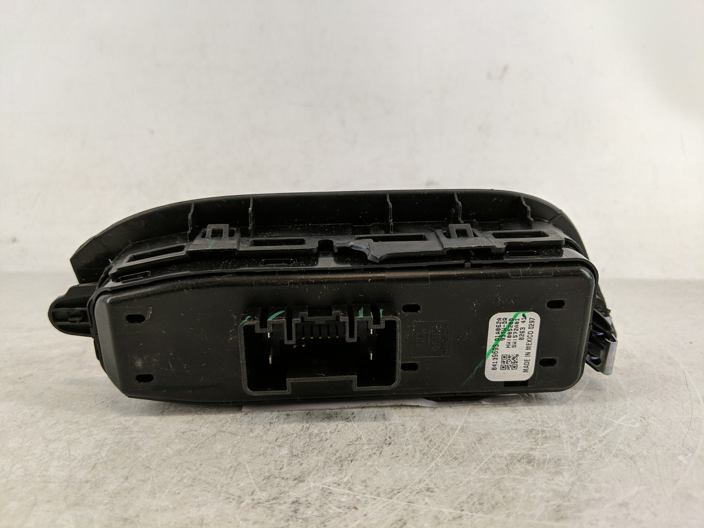 2018-2022 Chevrolet Equinox Master Power Window Switch Replacement Driver Side Left P/N:84139693 Fits OEM Used Auto Parts - 