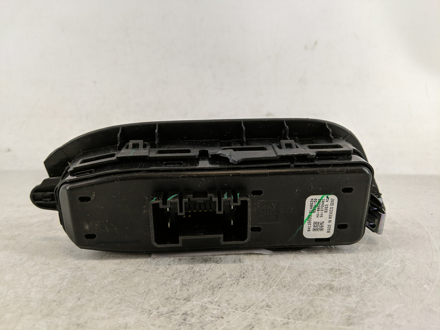 2018-2022 Chevrolet Equinox Master Power Window Switch Replacement Driver Side Left P/N:84139693 Fits OEM Used Auto Parts - 
