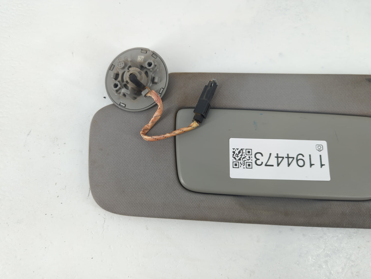 2018-2019 Chevrolet Equinox Sun Visor Shade Replacement Driver Left Mirror Fits Fits 2018 2019 OEM Used Auto Parts - Oemused