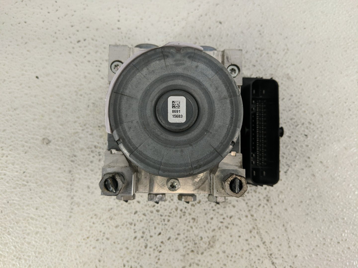 2018-2019 Chevrolet Equinox ABS Pump Control Module Replacement P/N:84560131 Fits Fits 2018 2019 2020 2021 OEM Used Auto Par