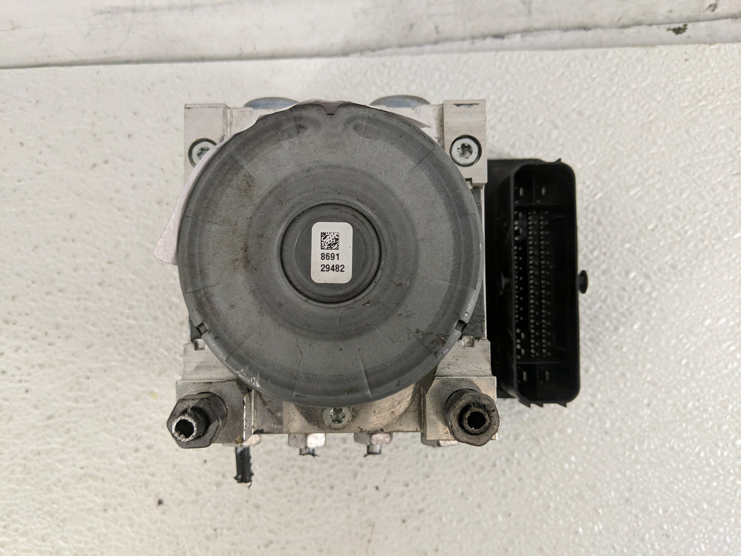 2018-2019 Chevrolet Equinox ABS Pump Control Module Replacement P/N:84560135 Fits Fits 2018 2019 2020 2021 OEM Used Auto Par