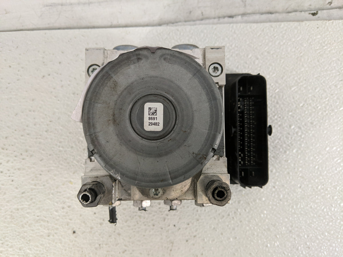2018-2019 Chevrolet Equinox Anti-Lock Brake ABS Pump Module Actuator OEM P/N:84560135 Fits Fits 2018 2019 2020 2021 OEM Used