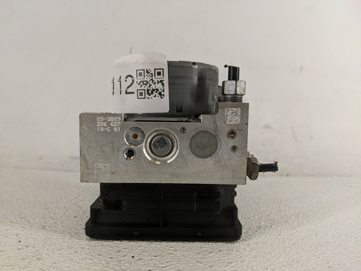 2018-2019 Chevrolet Equinox ABS Pump Control Module Replacement P/N:84560135 Fits Fits 2018 2019 2020 2021 OEM Used Auto Par