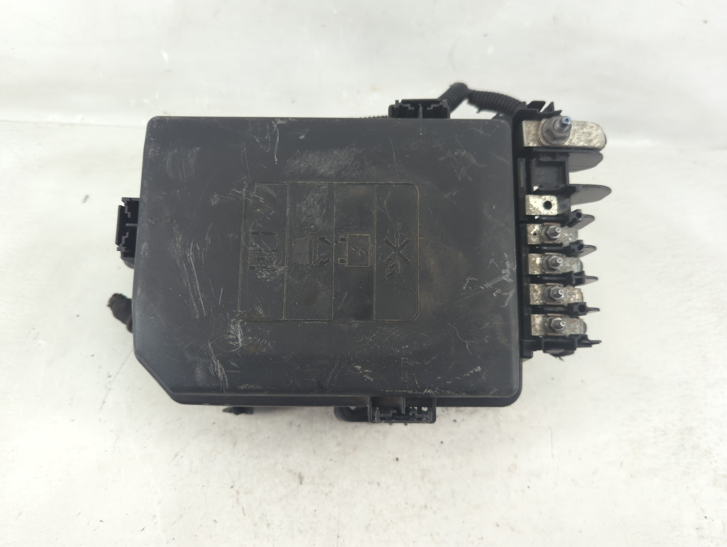 2018-2022 Chevrolet Equinox Fusebox Fuse Box Panel Relay Module Fits Fits 2018 2019 2020 2021 2022 OEM Used Auto Parts - Oem