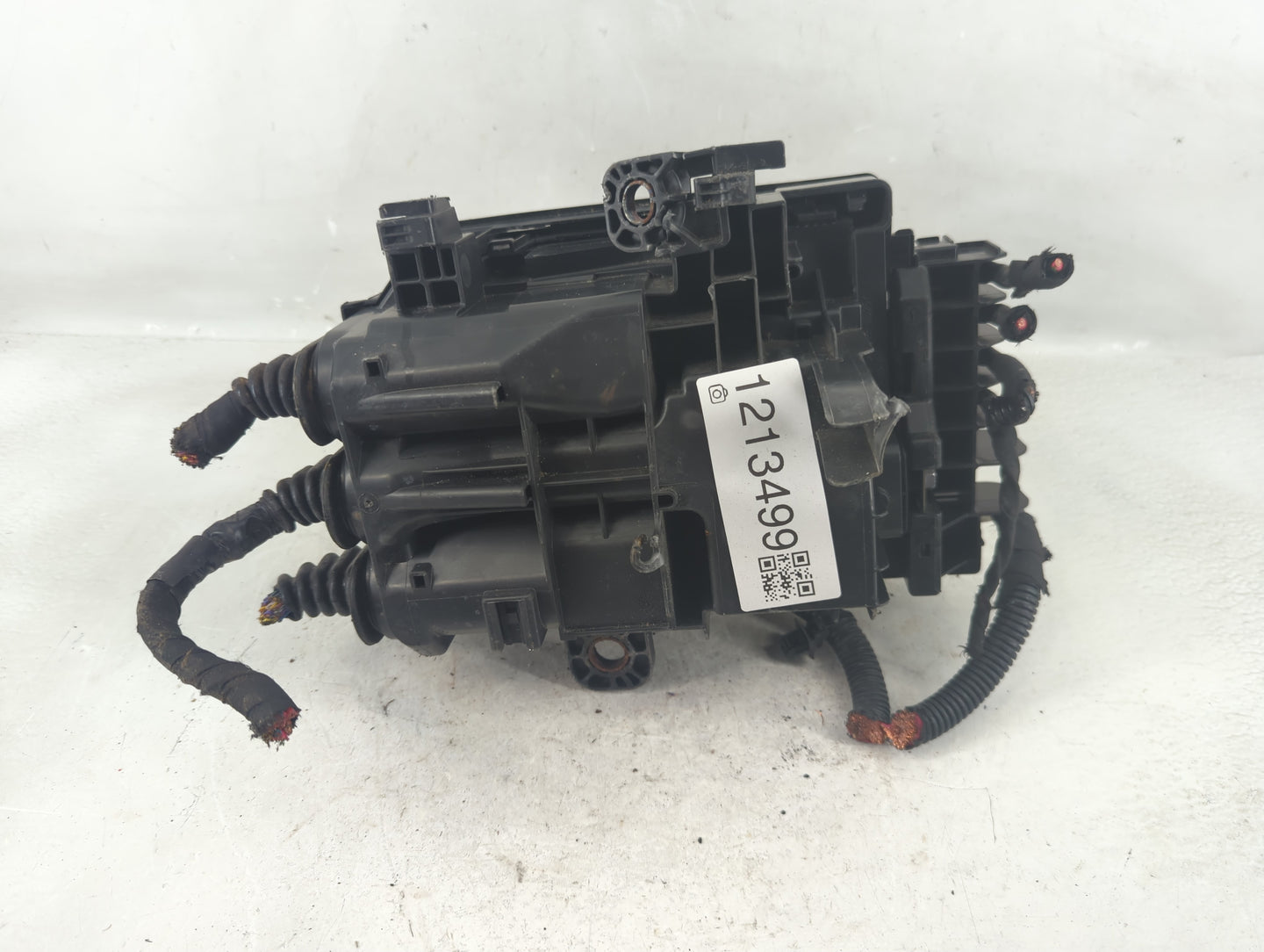 2018-2022 Chevrolet Equinox Fusebox Fuse Box Panel Relay Module Fits Fits 2018 2019 2020 2021 2022 OEM Used Auto Parts - Oem