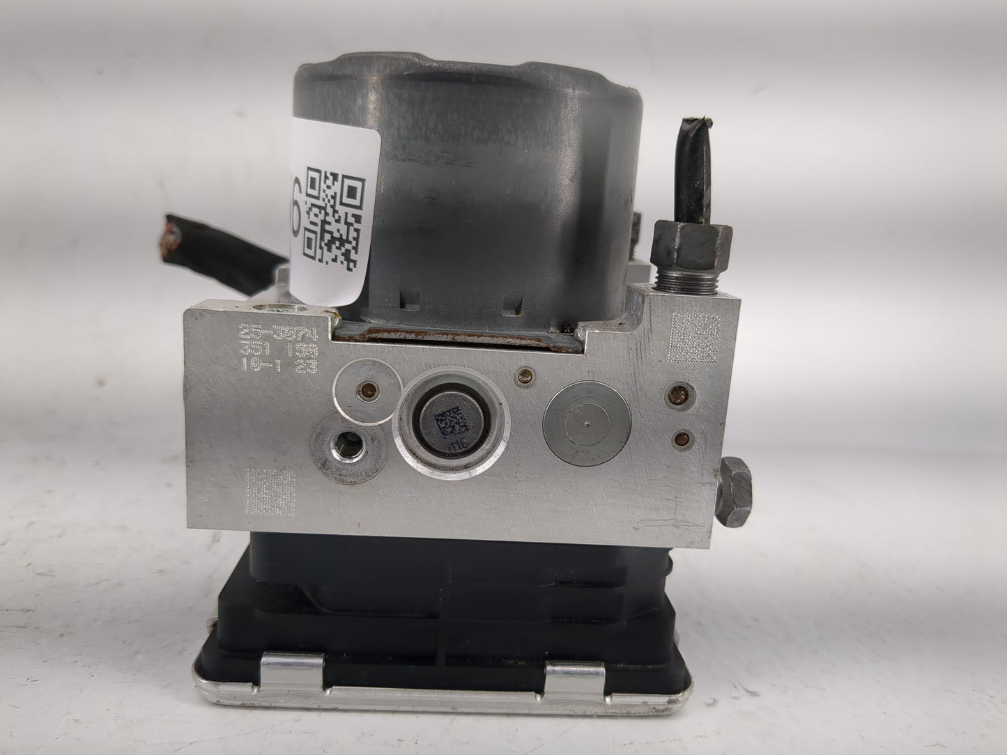 2018-2019 Chevrolet Equinox ABS Pump Control Module Replacement P/N:84825144 Fits Fits 2018 2019 OEM Used Auto Parts - Oemus