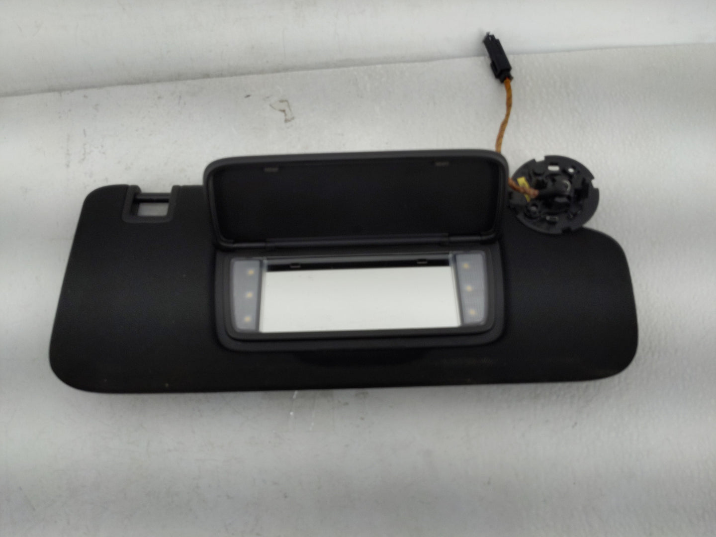 2019 Chevrolet Equinox Sun Visor Shade Replacement Passenger Right Mirror Fits OEM Used Auto Parts - Oemusedautoparts1.com
