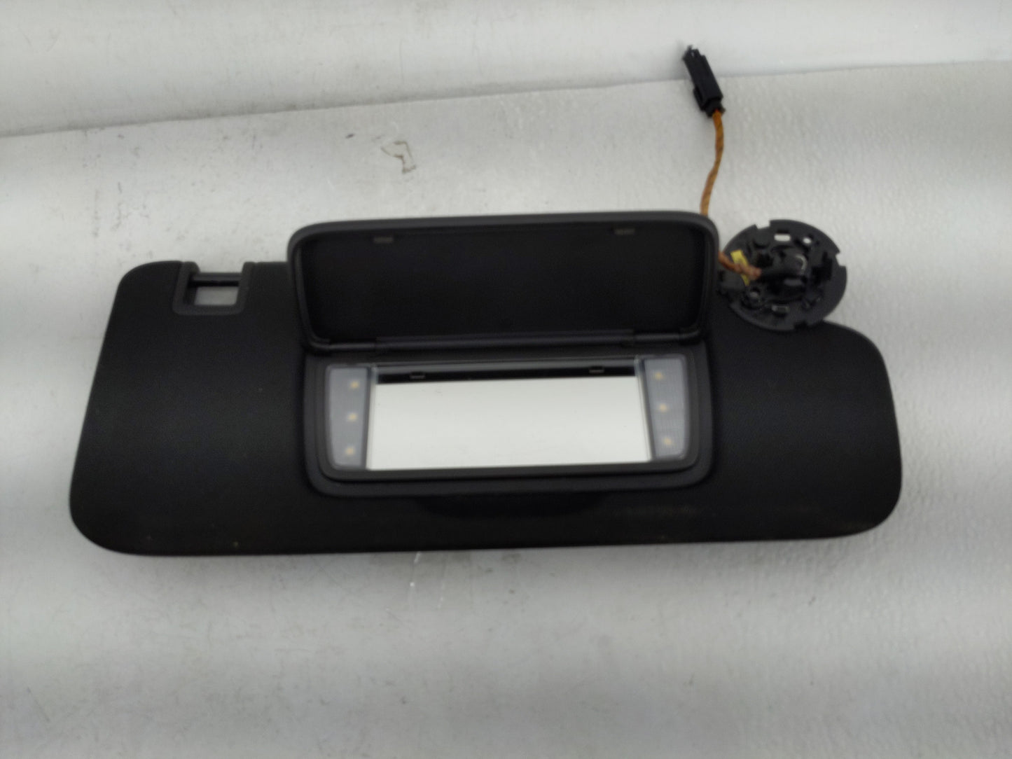 2019 Chevrolet Equinox Sun Visor Shade Replacement Passenger Right Mirror Fits OEM Used Auto Parts - Oemusedautoparts1.com