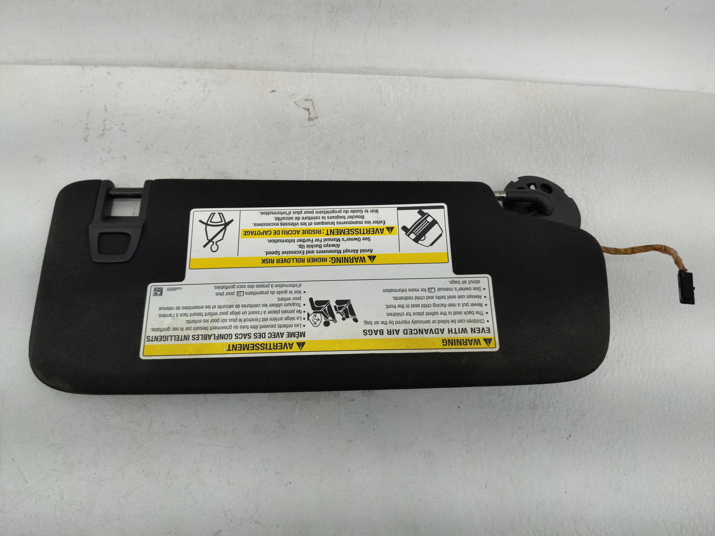 2018-2019 Chevrolet Equinox Sun Visor Shade Replacement Driver Left Mirror Fits Fits 2018 2019 OEM Used Auto Parts - Oemused