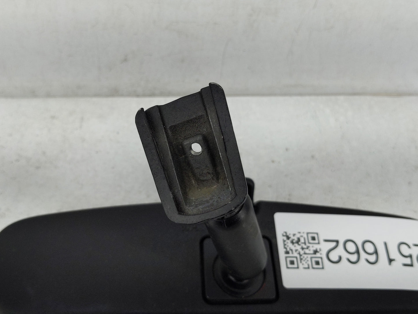 2018-2022 Chevrolet Equinox Interior Rear View Mirror Replacement OEM P/N:E11026150 Fits OEM Used Auto Parts - Oemusedautopa