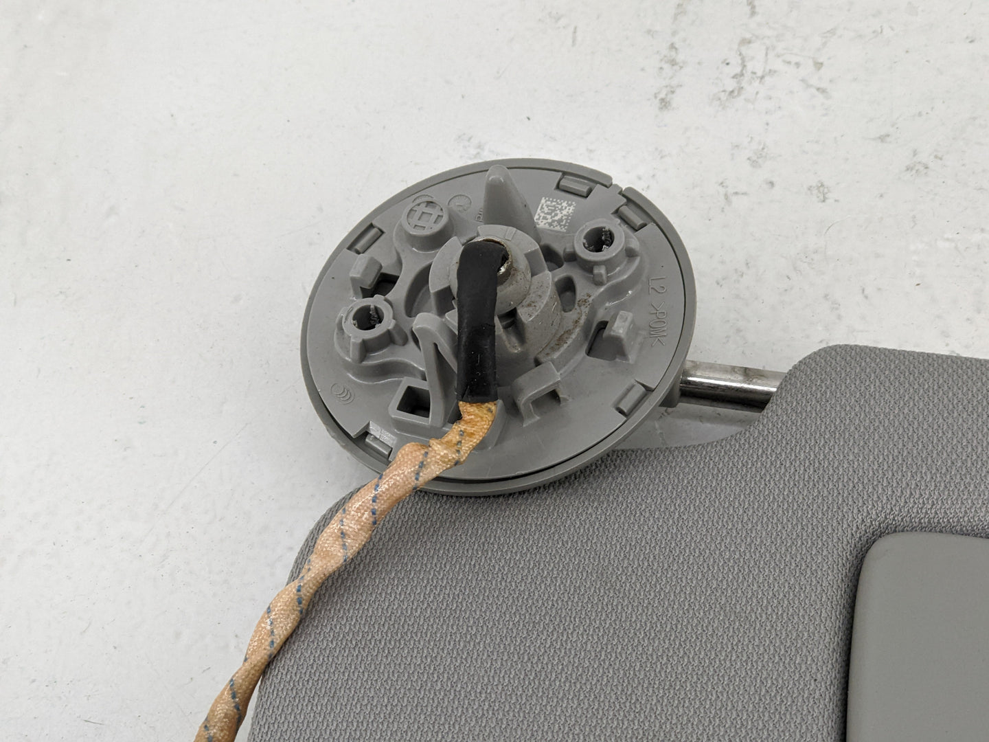 2018-2019 Chevrolet Equinox Sun Visor Shade Replacement Driver Left Mirror Fits Fits 2018 2019 OEM Used Auto Parts - Oemused