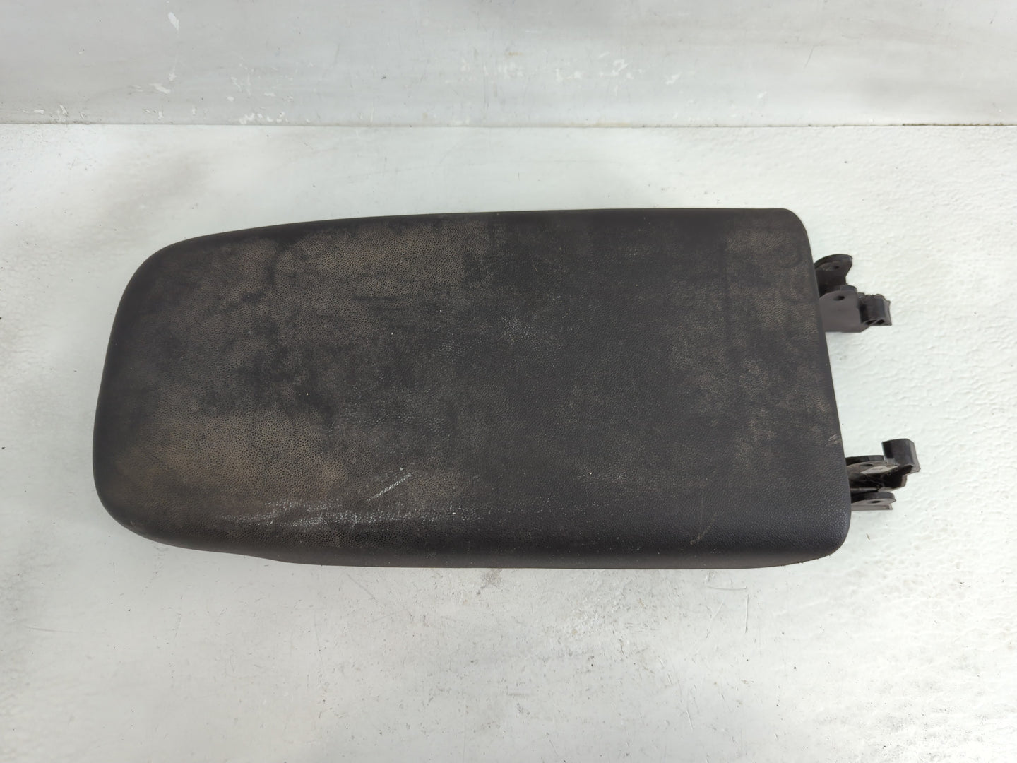 2019 Chevrolet Equinox Center Console Armrest Cover Lid Fits OEM Used Auto Parts - Oemusedautoparts1.com