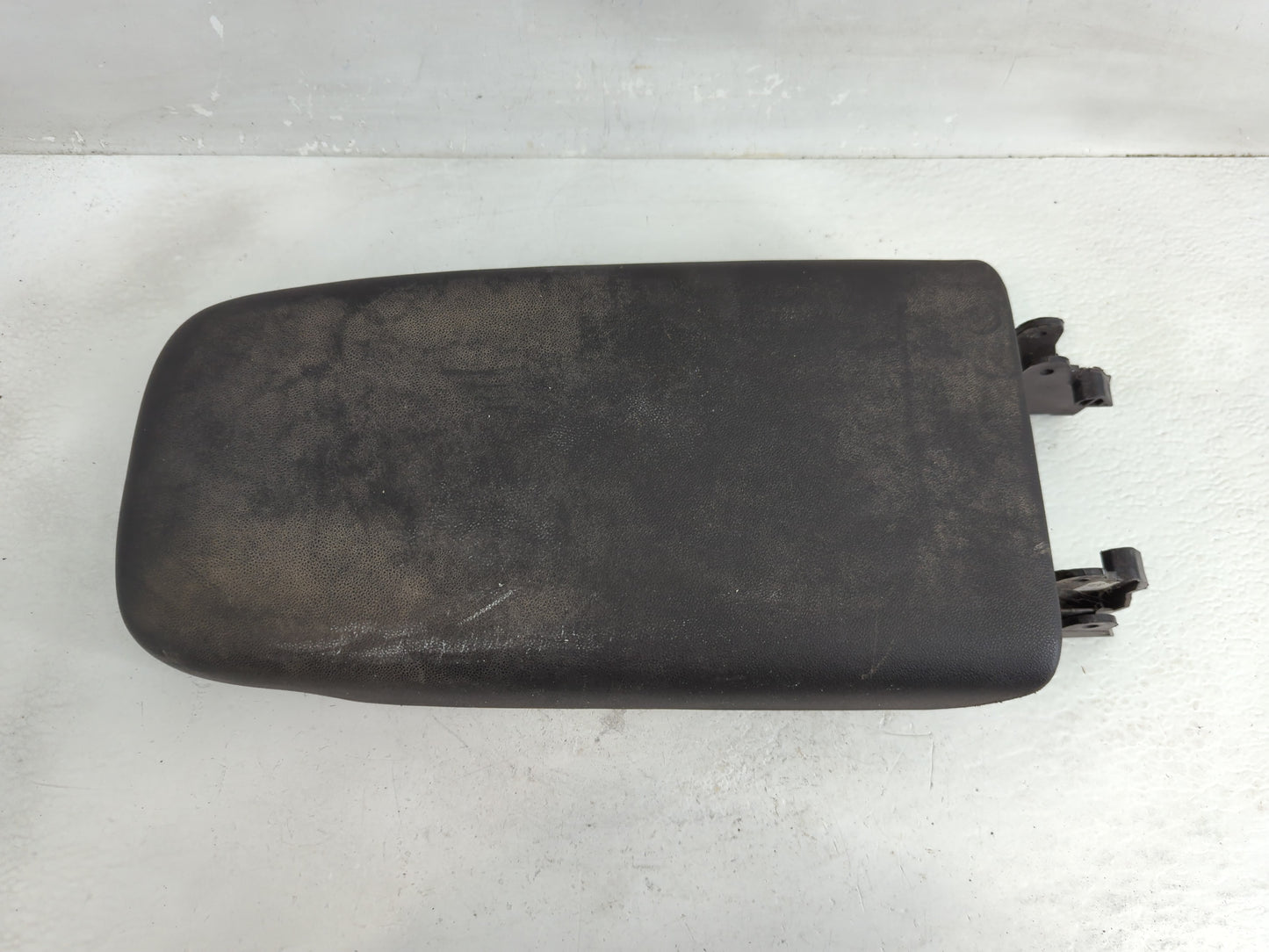 2019 Chevrolet Equinox Center Console Armrest Cover Lid Fits OEM Used Auto Parts - Oemusedautoparts1.com