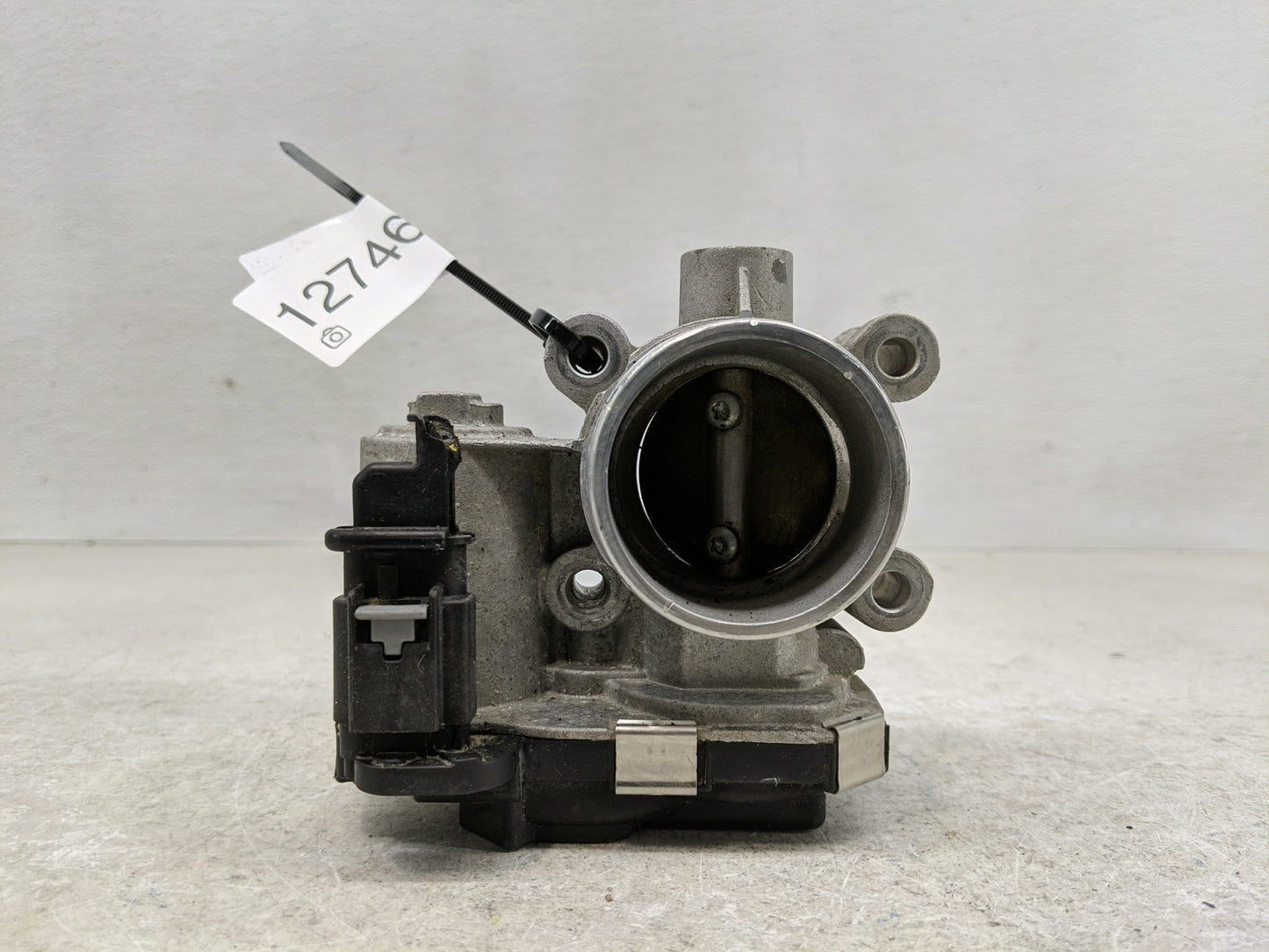 2018-2022 Chevrolet Equinox Throttle Body Fits Fits 2016 2017 2018 2019 2020 2021 2022 OEM Used Auto Parts - Oemusedautopart