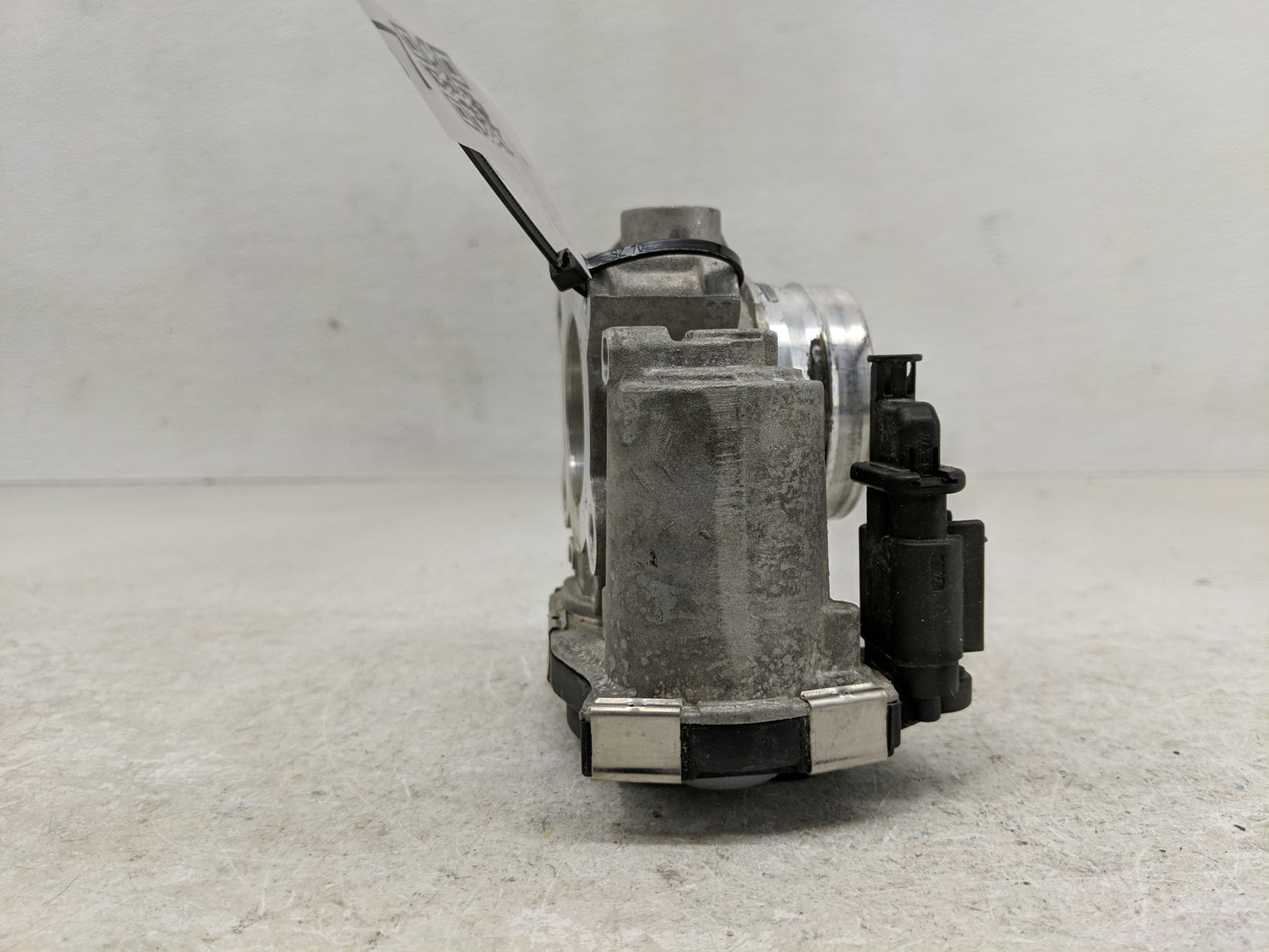 2018-2022 Chevrolet Equinox Throttle Body Fits Fits 2016 2017 2018 2019 2020 2021 2022 OEM Used Auto Parts - Oemusedautopart