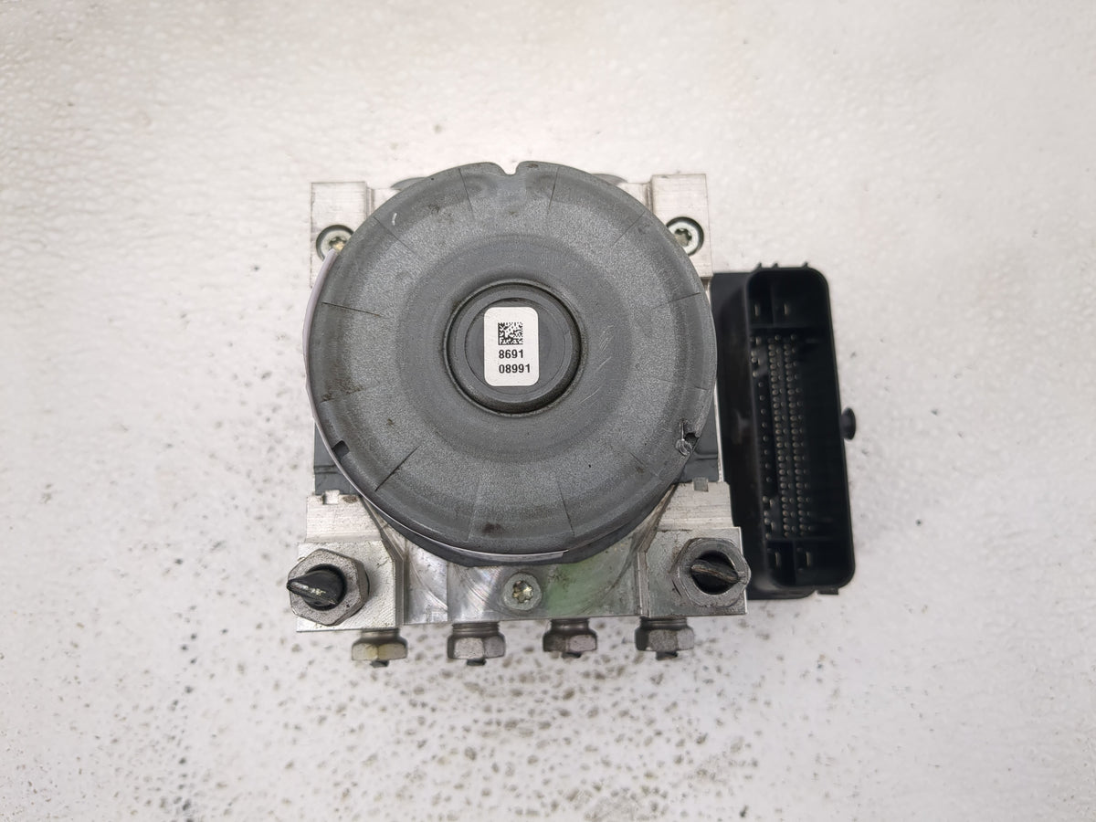 2018-2019 Chevrolet Equinox Anti-Lock Brake ABS Pump Module Actuator OEM P/N:84646849 Fits Fits 2018 2019 2020 2021 OEM Used