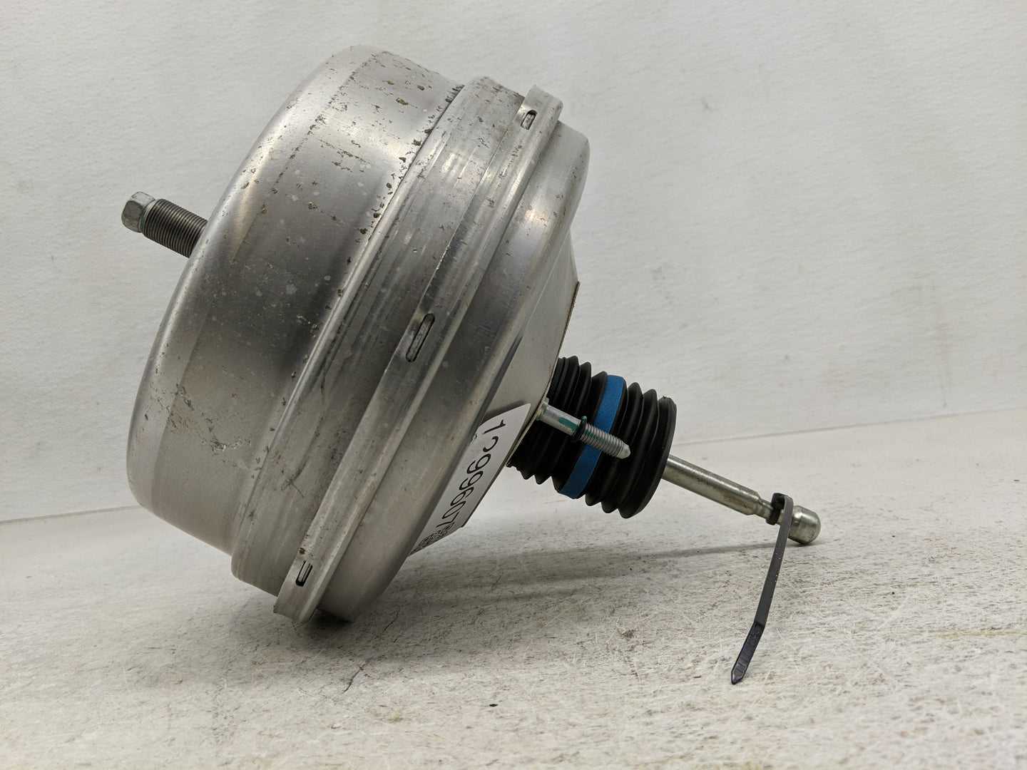 2018-2022 Chevrolet Equinox Power Brake Booster Oem 1299607 - Oemusedautoparts1.com
