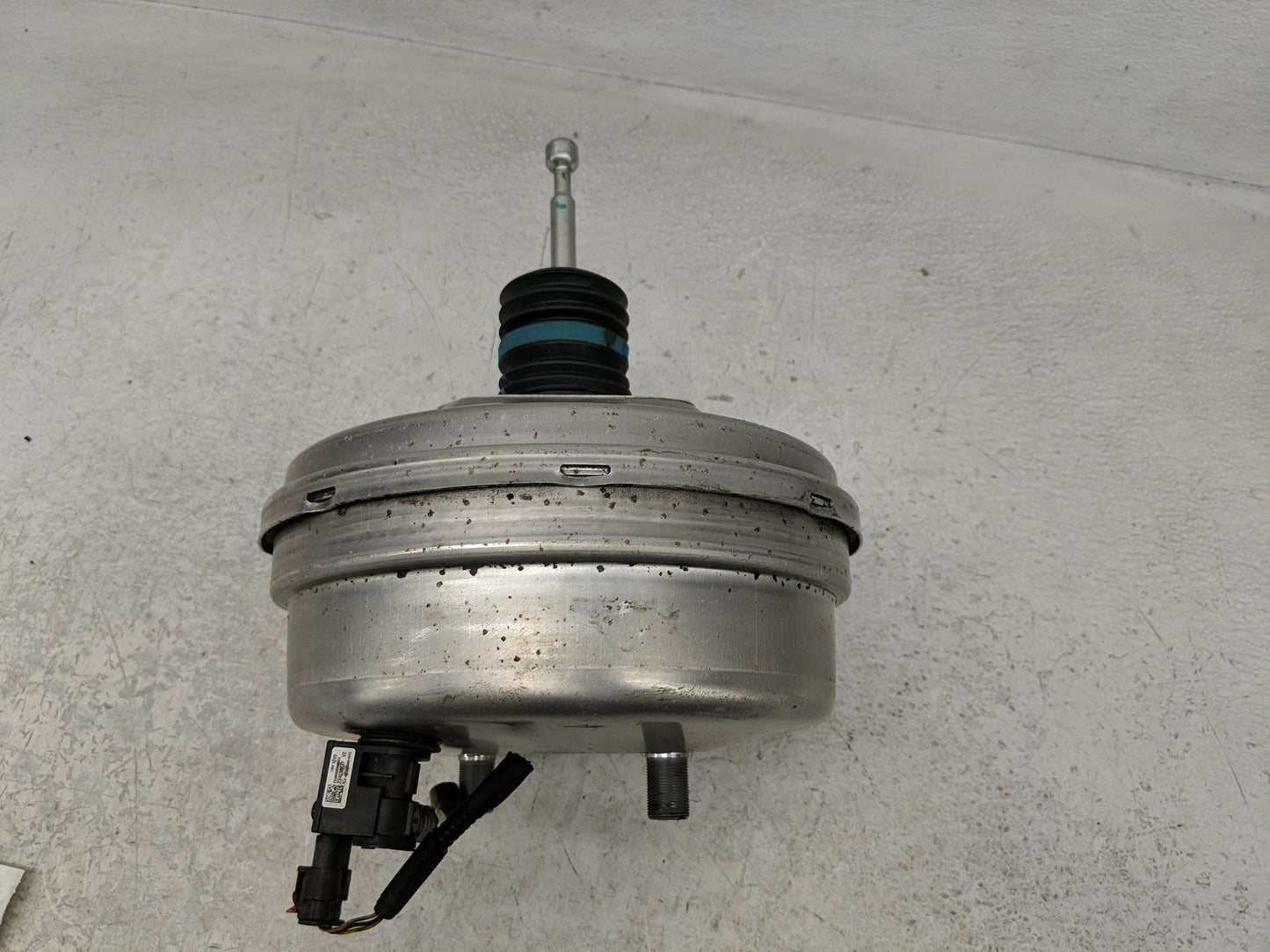 2018-2022 Chevrolet Equinox Power Brake Booster Oem 1301216 - Oemusedautoparts1.com