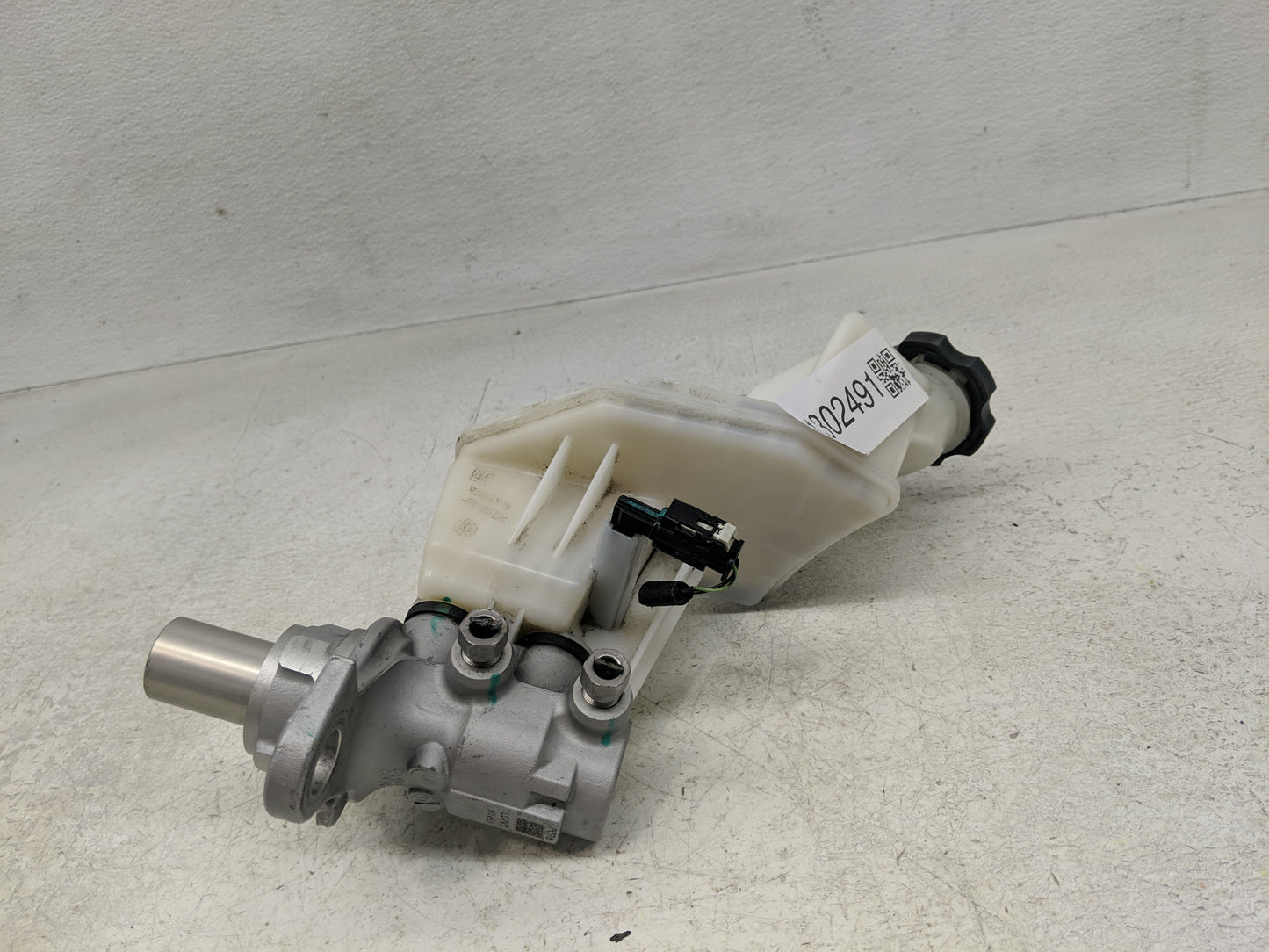 2018-2022 Chevrolet Equinox Brake Master Cylinder 1302491 - Oemusedautoparts1.com