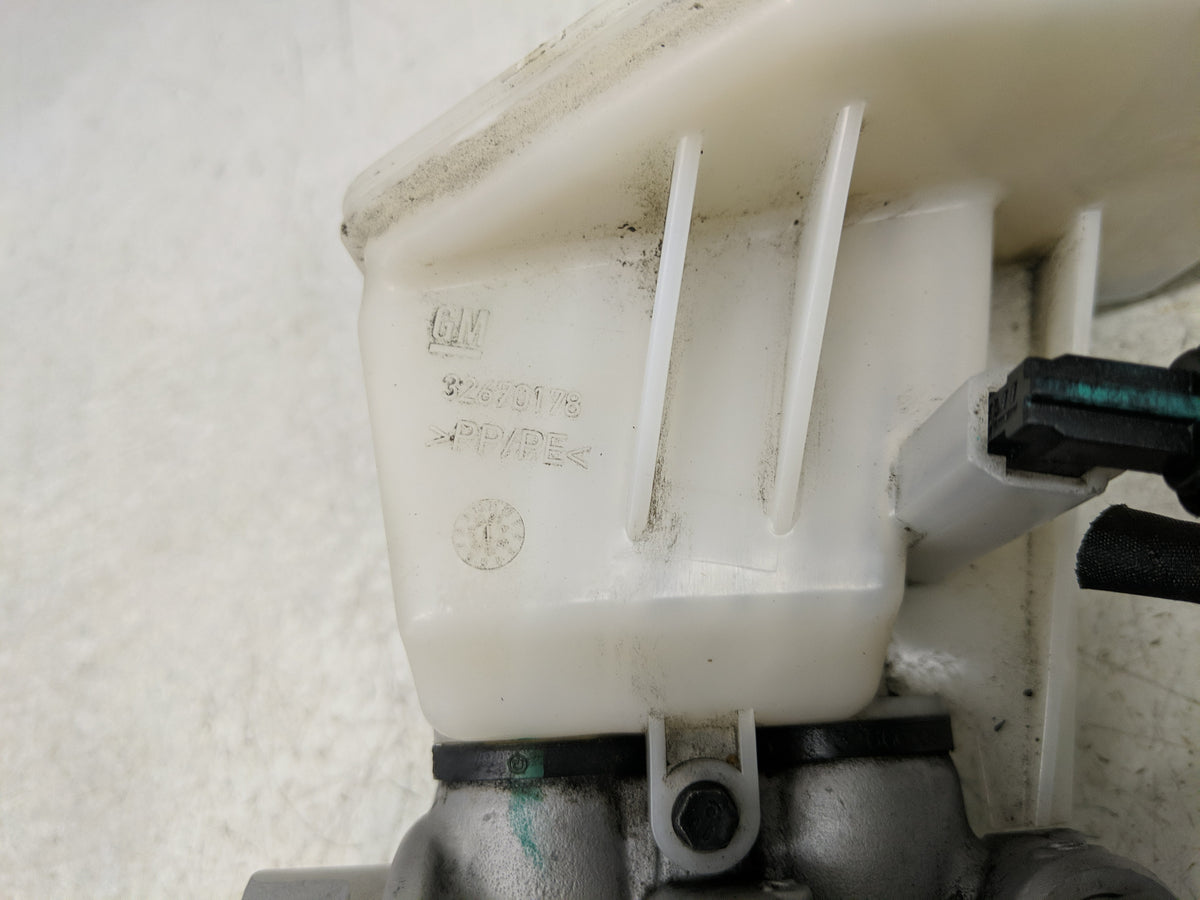 2018-2022 Chevrolet Equinox Brake Master Cylinder 1302491 - Oemusedautoparts1.com