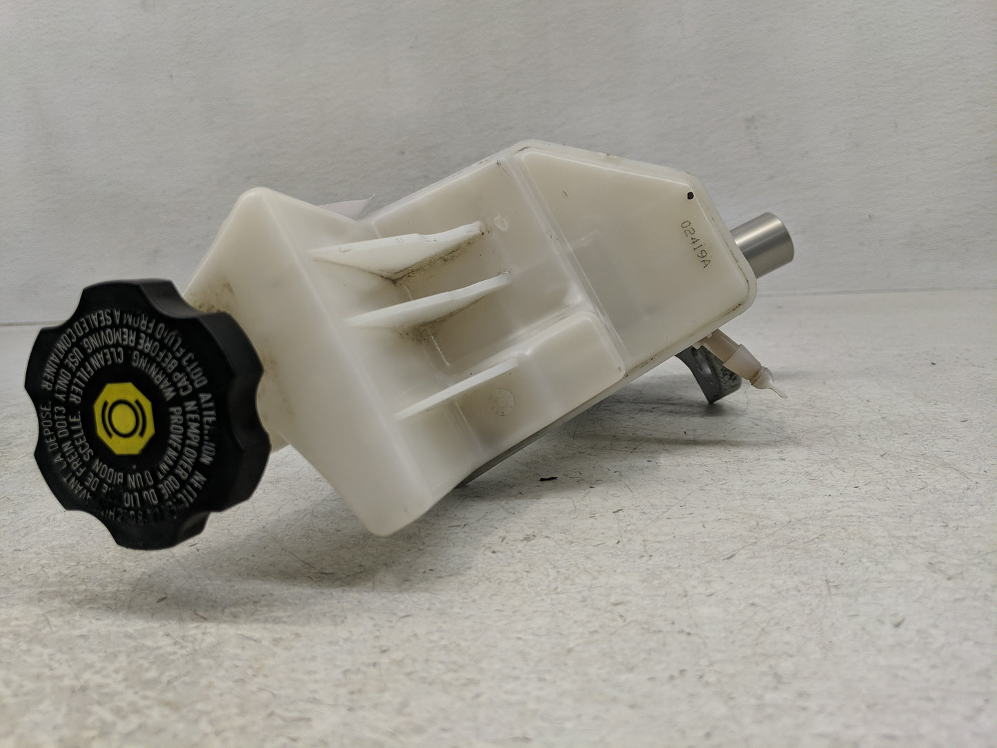 2018-2022 Chevrolet Equinox Brake Master Cylinder 1302491 - Oemusedautoparts1.com