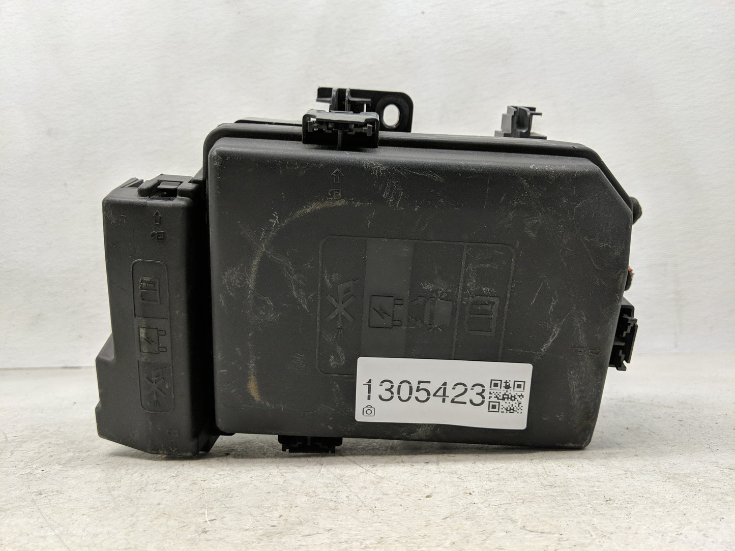 2018-2022 Chevrolet Equinox Fusebox Fuse Box Panel Relay Module P/N:84809671 Fits Fits 2018 2019 2020 2021 2022 OEM Used Aut