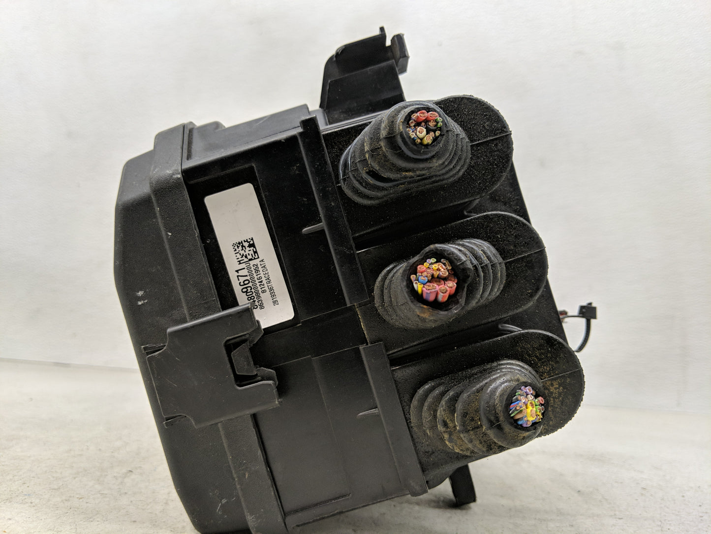 2018-2022 Chevrolet Equinox Fusebox Fuse Box Panel Relay Module P/N:84809671 Fits Fits 2018 2019 2020 2021 2022 OEM Used Aut