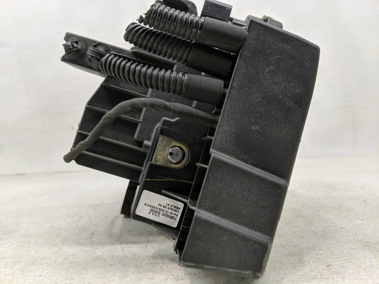2018-2022 Chevrolet Equinox Fusebox Fuse Box Panel Relay Module P/N:84809671 Fits Fits 2018 2019 2020 2021 2022 OEM Used Aut
