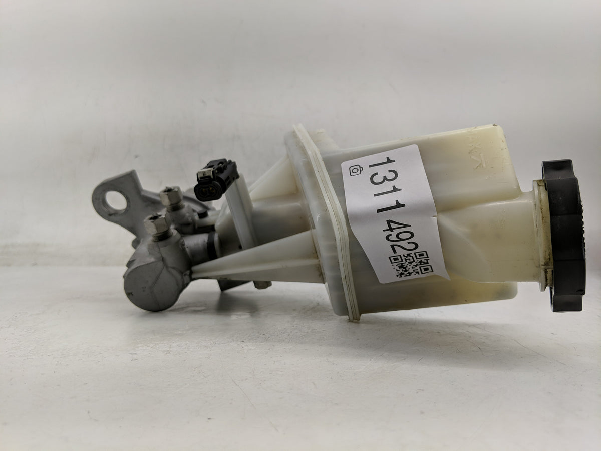 2018-2022 Chevrolet Equinox Brake Master Cylinder 1311492 - Oemusedautoparts1.com