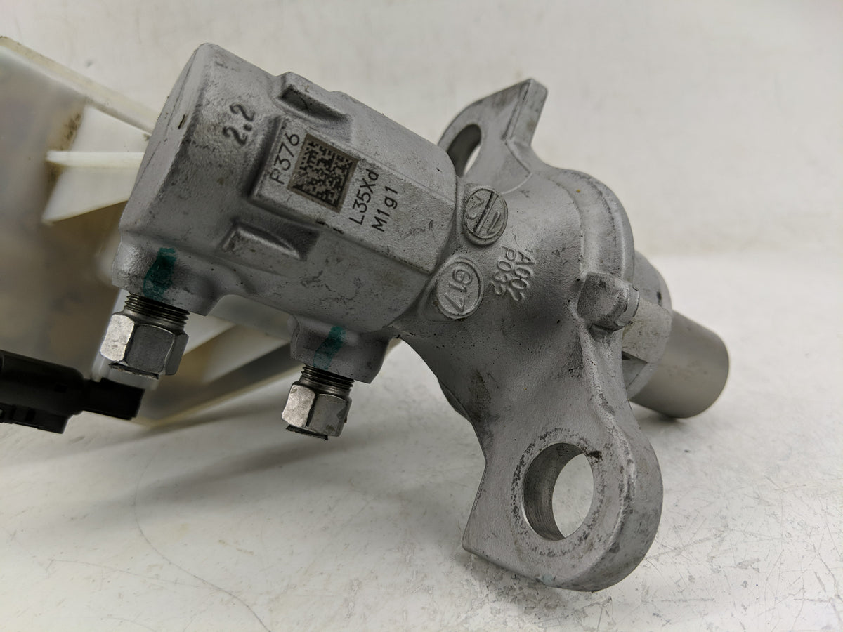 2018-2022 Chevrolet Equinox Brake Master Cylinder 1311492 - Oemusedautoparts1.com