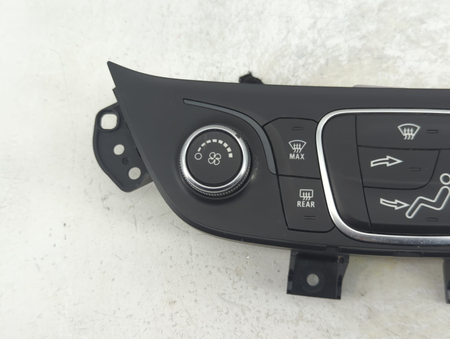 2019-2021 Chevrolet Equinox Climate Control Module Temperature AC/Heater Replacement P/N:84422503 Fits Fits 2019 2020 2021 O