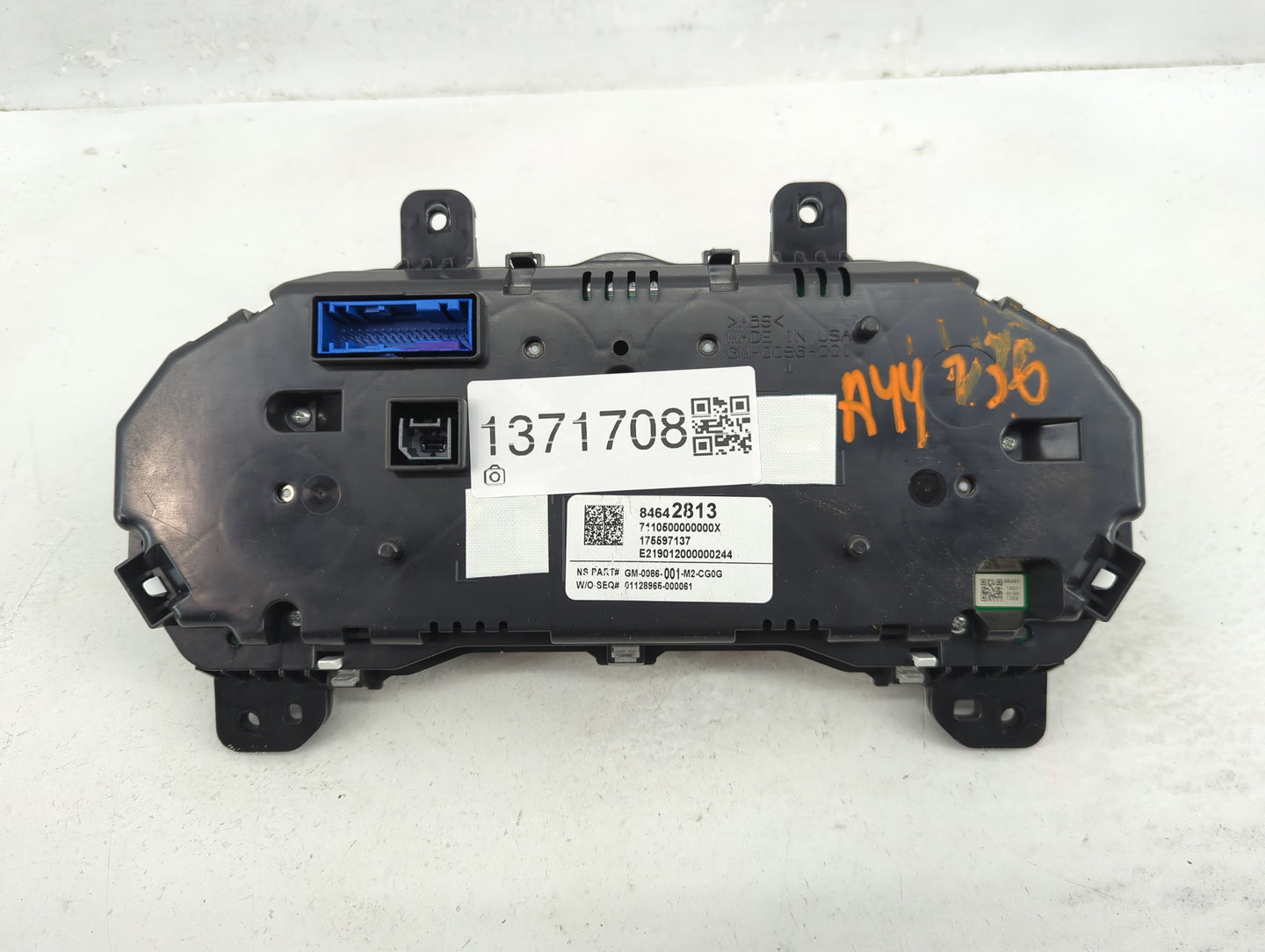 2019-2022 Chevrolet Equinox Instrument Cluster Speedometer Gauges P/N:175597137 84642813 Fits Fits 2019 2020 2021 2022 OEM U
